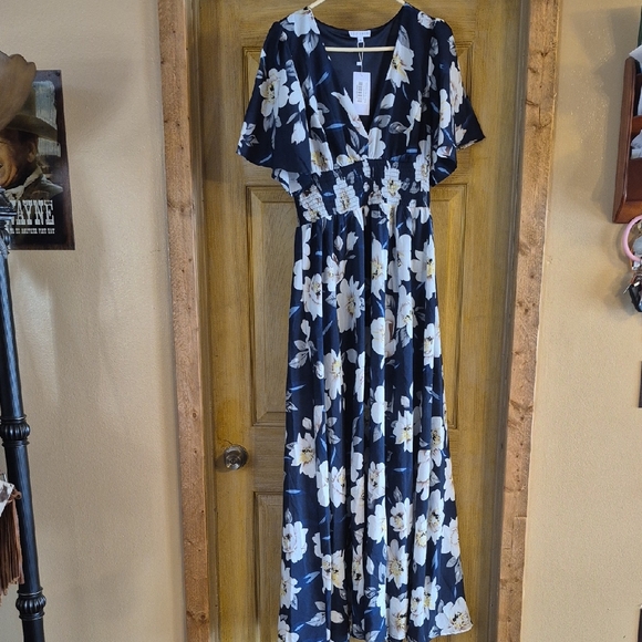 Baltic Born Dresses & Skirts - Baltic Born Short Sleeve Verona Smocked Maxi Navy White Floral Size XL  Flowing